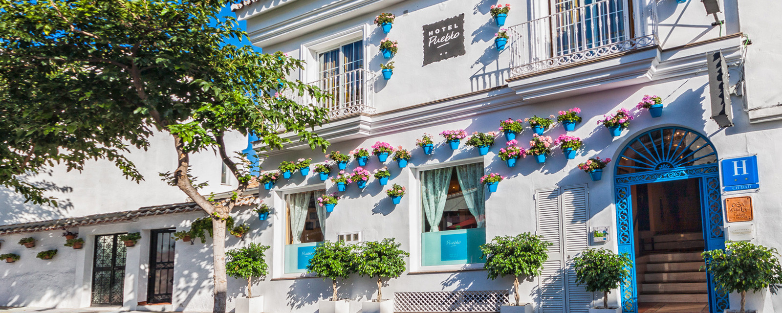 Hotel Pueblo