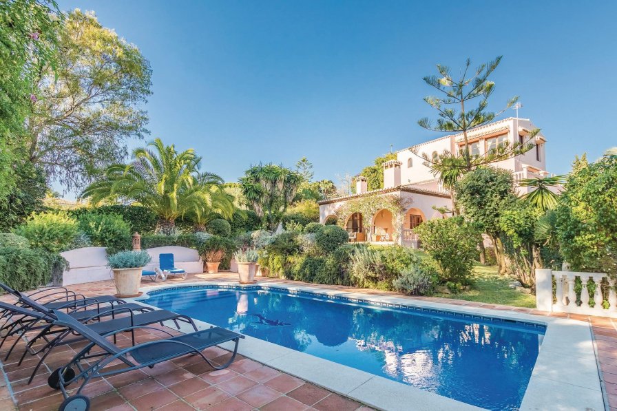 Villa to rent in Sitio de Calahonda, Spain with swimming pool 190497