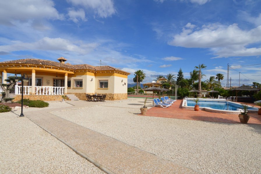 Villa to rent in Catral, Spain with private pool 236192