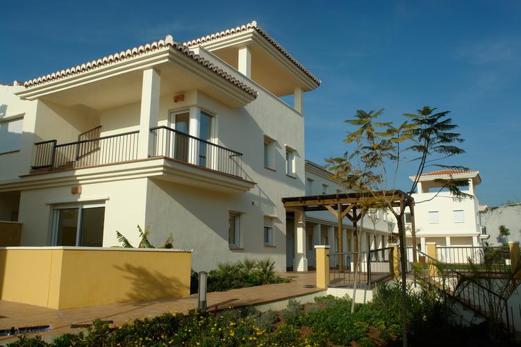 Apartment to rent in Almuñécar, Spain with shared pool 27597